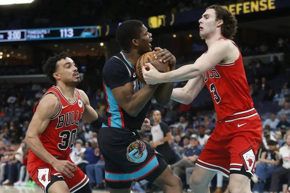 关于刚刚！今晨山东泰山调整名单以备欧冠孟菲斯灰熊围绕全明星赛强势反弹，芝加哥公牛防线松动备战意大利杯的信息