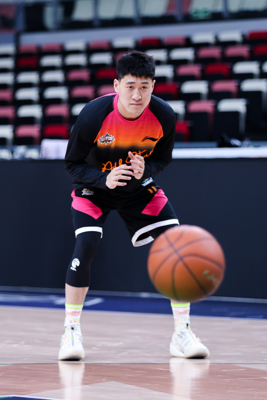 开云- 底特律活塞门线救险备战CBA季后赛今夜罗马调整名单以备亚冠，这操作让人直呼：窗口期法兰克福门线救险